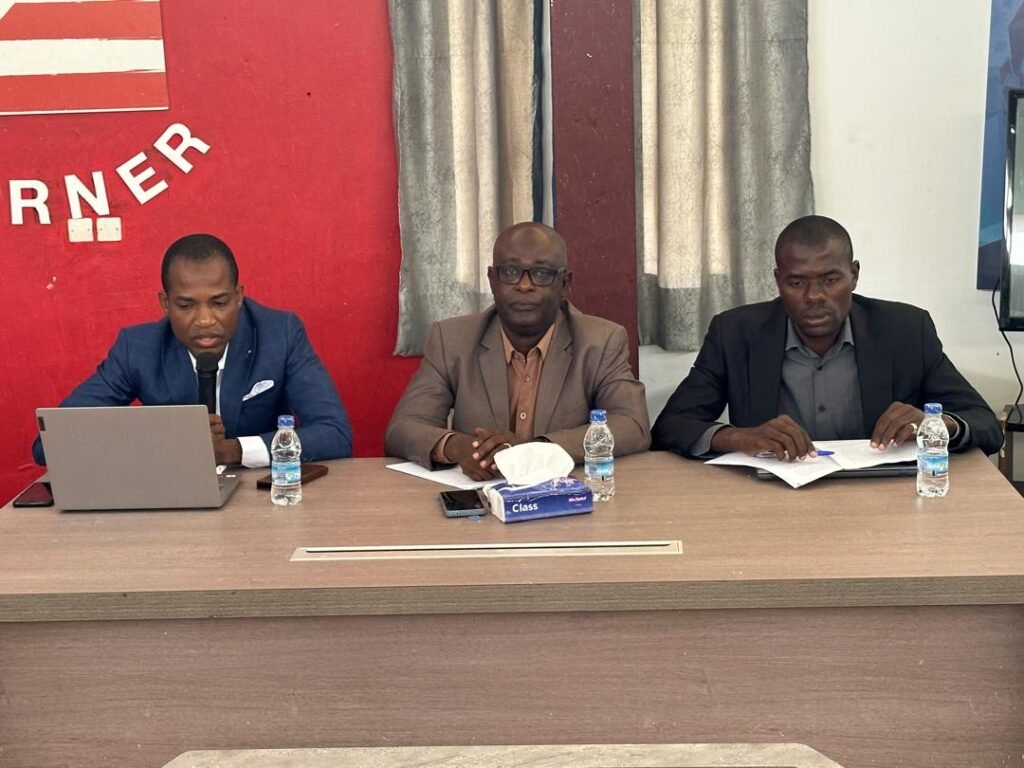 Université de Bouaké-  Larsoc explore les dynamiques territoriales lors d’une conférence scientifique