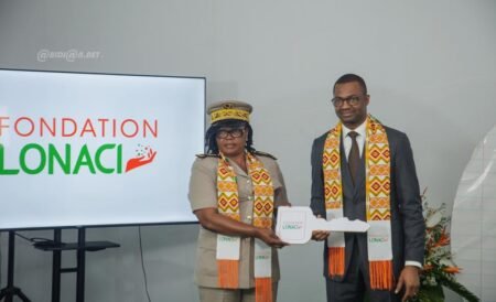 Rentrée scolaire 2024-2025-   La Fondation Lonaci fait des dons