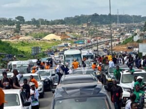 Caravanes de fin de campagne : Ouattara et le RHDP mobilisent des millions de personnes dans les rues