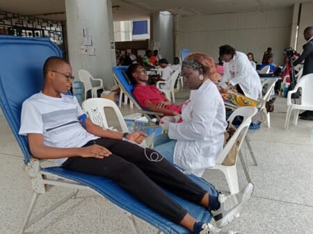 Carême musulman et chrétien: Une campagne nationale de don de sang lancée pour renforcer les réserves